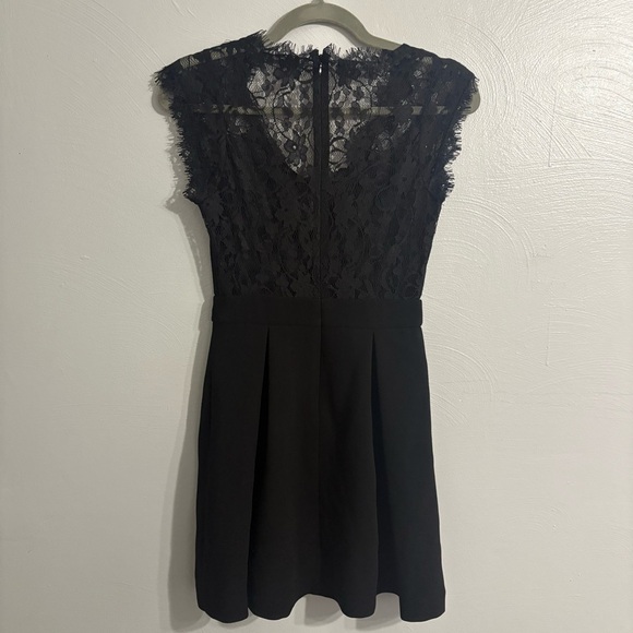 BCBG Generation Black Lace Cap Sleeve Cocktail Dress Lined Pleated Skirt Size 0 - Picture 2 of 6